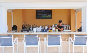 Pool Bar